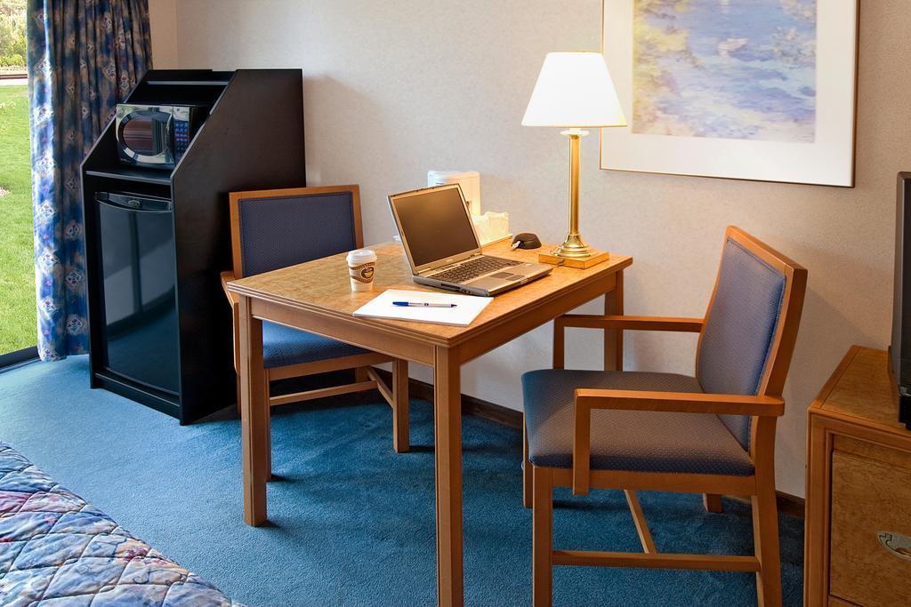 Comfort Inn Lakeshore North Bay Exteriör bild