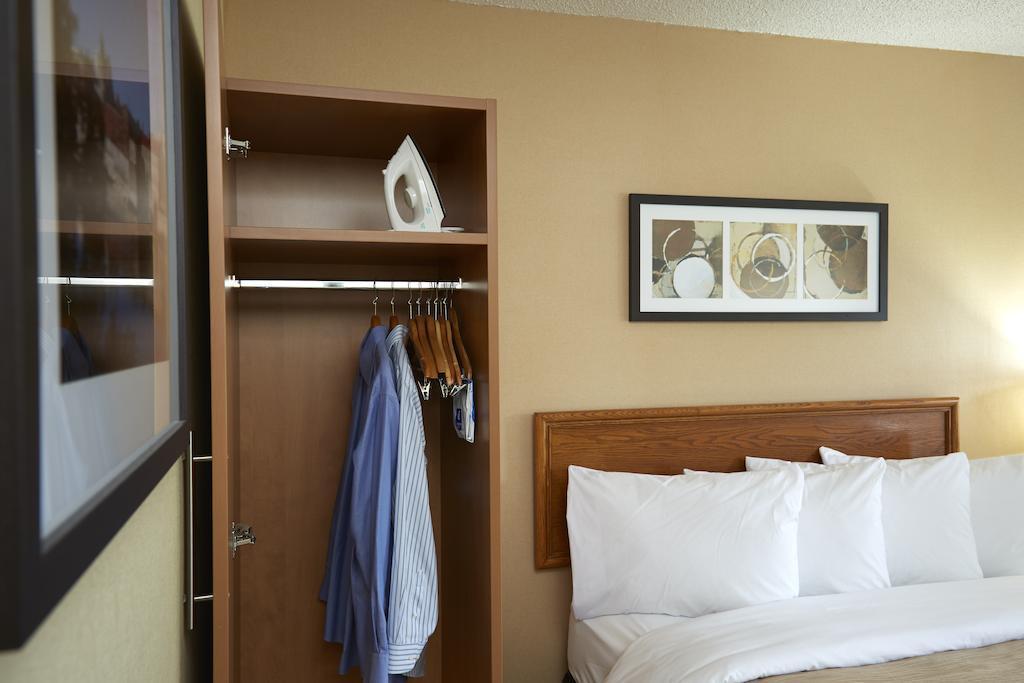 Comfort Inn Lakeshore North Bay Exteriör bild
